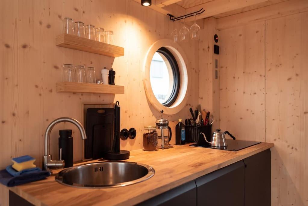 Hausboot Off Im Diamantgraben An Der Elbe Hotell Hamburg Eksteriør bilde